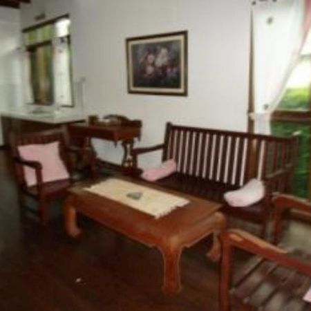 Nasta Inn Trawas Esterno foto